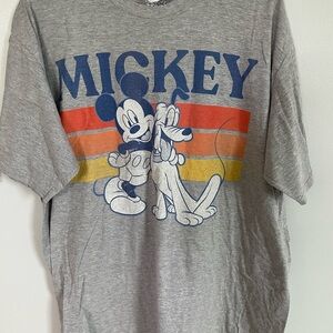 Disney Mickey and Pluto Graphic Gray LT-Shirt men’s size XL